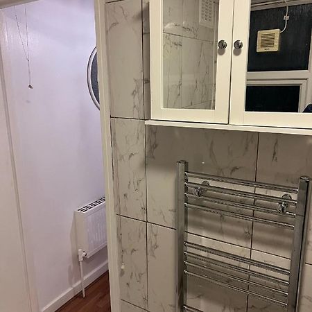 לונדון Accu Care Apartment מראה חיצוני תמונה