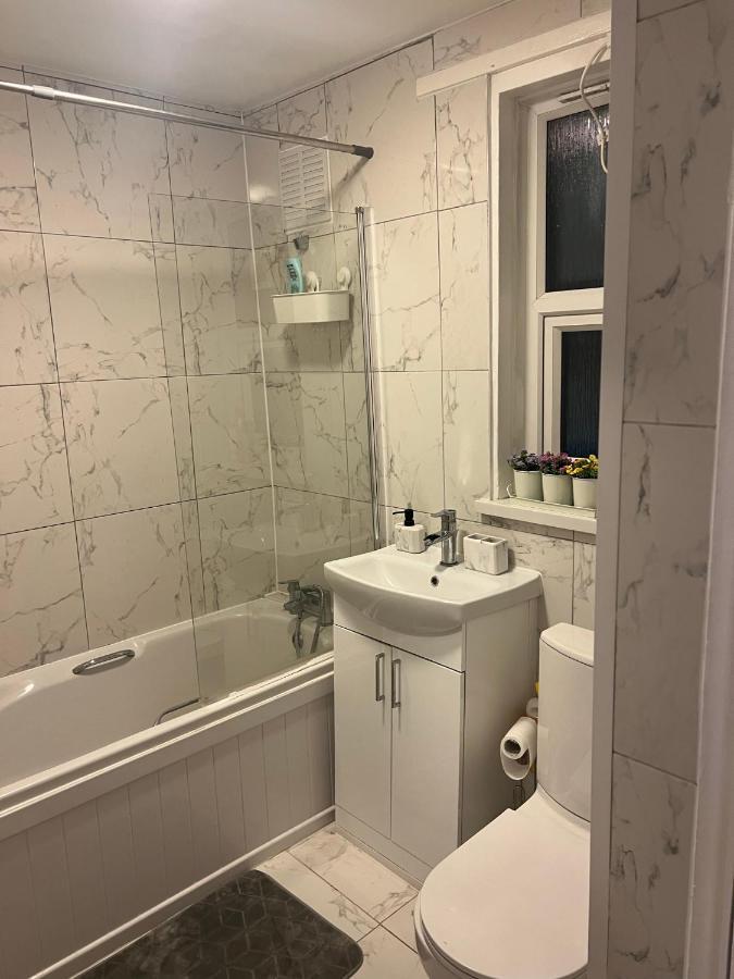 לונדון Accu Care Apartment מראה חיצוני תמונה