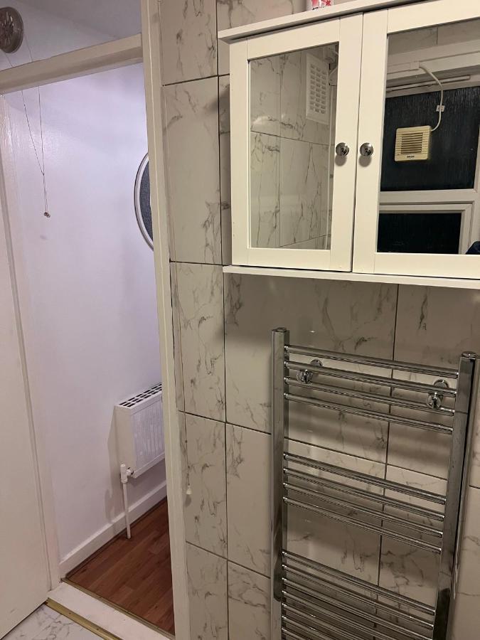 לונדון Accu Care Apartment מראה חיצוני תמונה